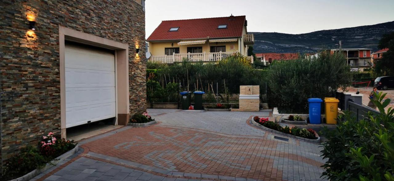 Apartment House Kastela With Heated Pool & Jacuzzi Luaran gambar